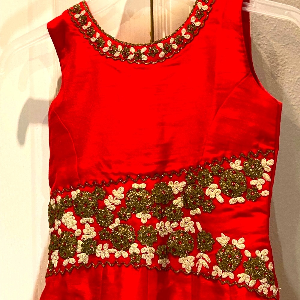 India girls party wedding dress size 8 raw silk red color she wore it one time